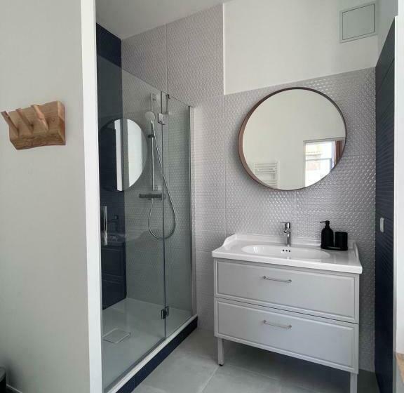 Апартаменты 1 Спальня с Балконом, Abri Du Vent, Chambres Et Appartements