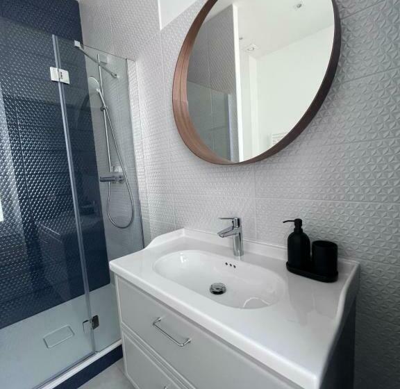 高级三人间, Abri Du Vent, Chambres Et Appartements