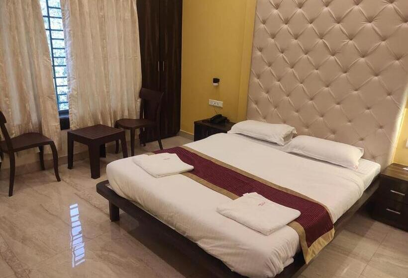 חדר דלוקס, Deepak Executive, Ganpatipule