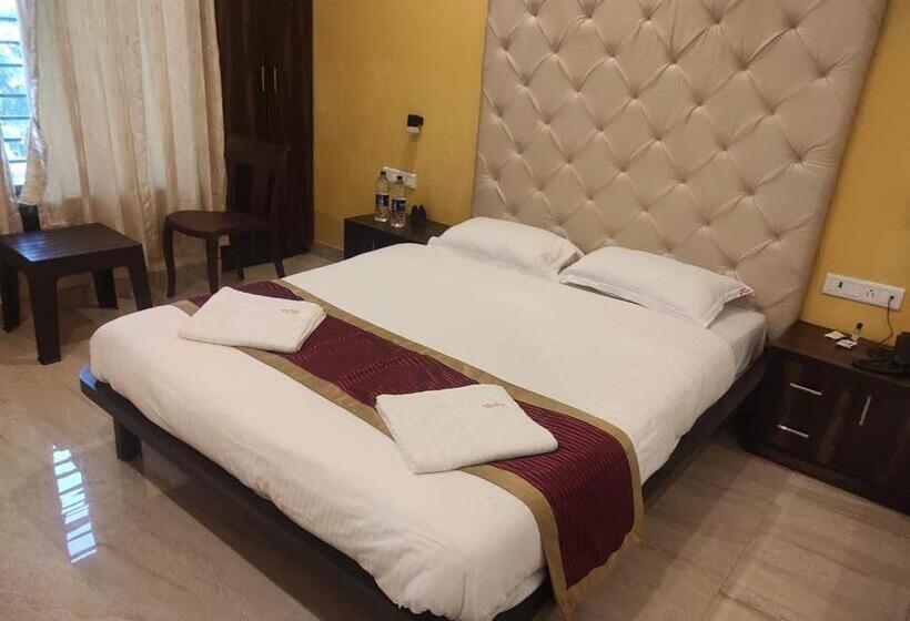 디럭스 룸, Deepak Executive, Ganpatipule