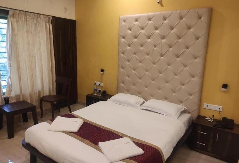 חדר דלוקס, Deepak Executive, Ganpatipule