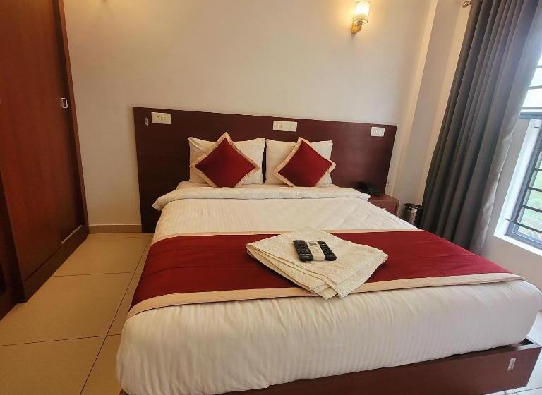 デラックスルーム, Four Squares Inn, Technopark Phase 3