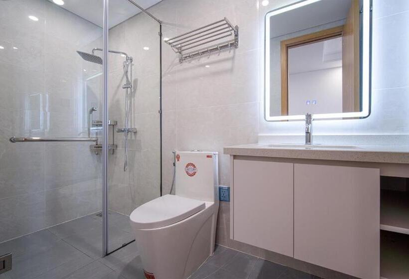 استودیو استاندارد با بالکن, Hsuites Riverside Hotel And Apartment