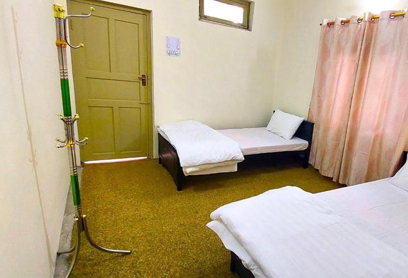 اتاق اکونومی, Raahi Hotel City Site Gilgit