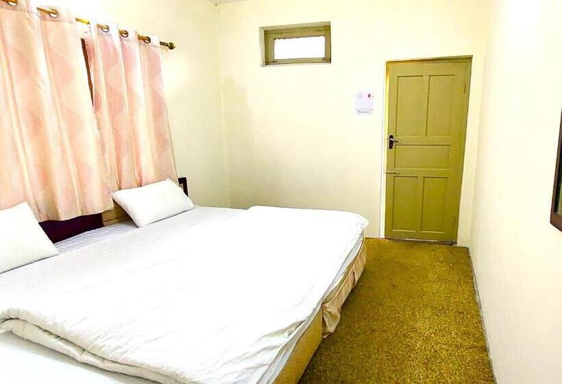 اتاق لوکس, Raahi Hotel City Site Gilgit