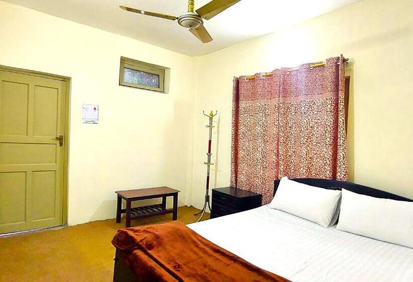 اتاق لوکس, Raahi Hotel City Site Gilgit