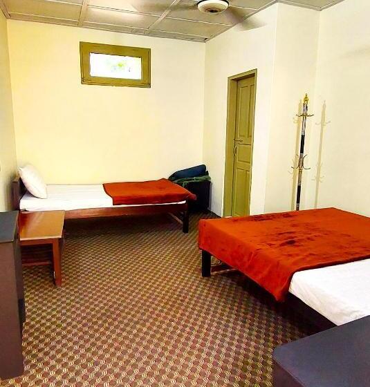 اتاق استاندارد, Raahi Hotel City Site Gilgit
