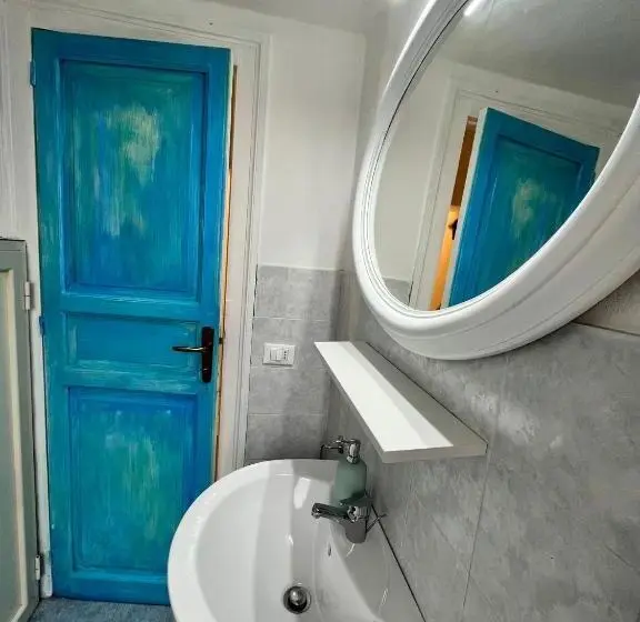 اتاق اکونومی, Mille Lire Peppe S Home