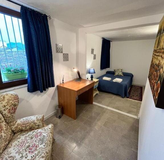 اتاق اکونومی, Mille Lire Peppe S Home