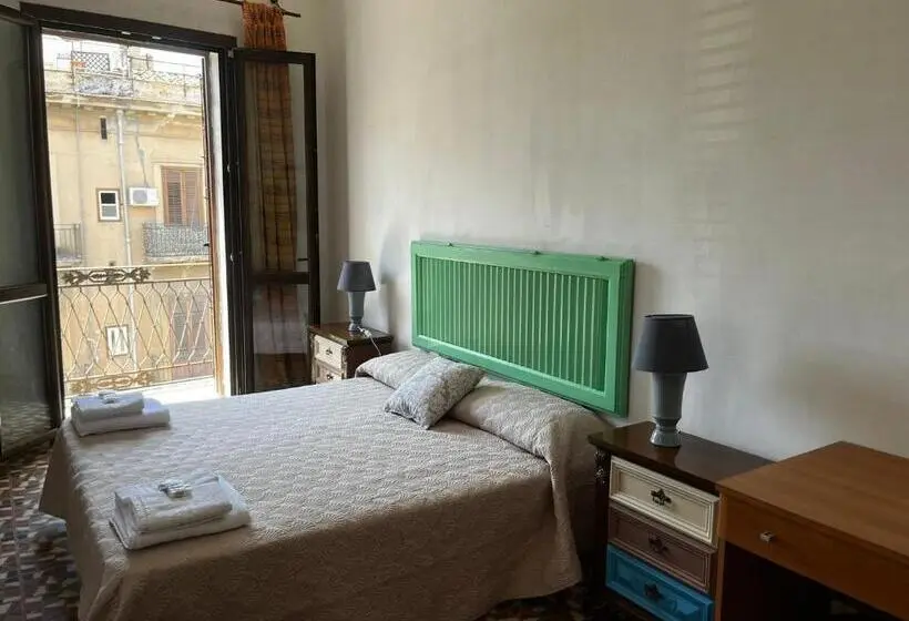 سوییت جونیور با بالکن, Mille Lire Peppe S Home