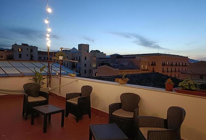 اتاق اکونومی, Mille Lire Peppe S Home