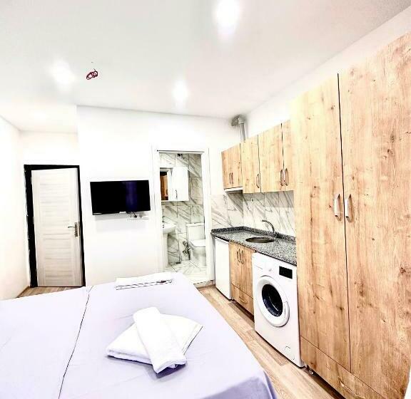 غرفة قياسية, Alaca Suit