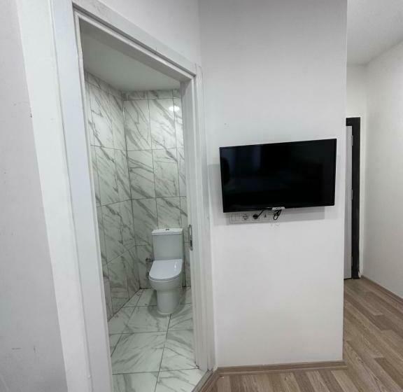 غرفة قياسية ثلاثية, Alaca Suit