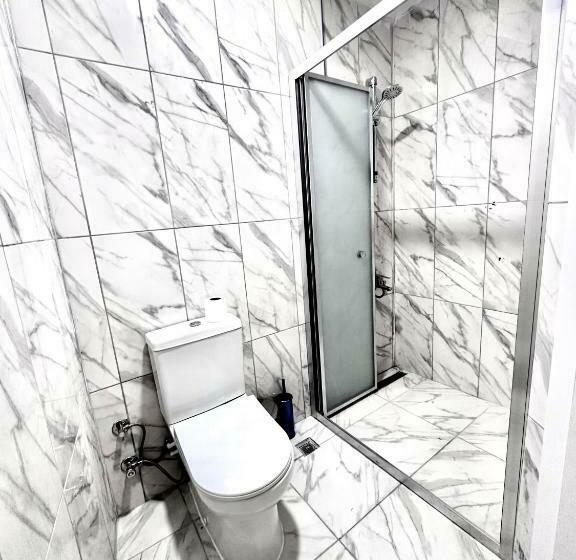 חדר סטנדרט לשלושה, Alaca Suit