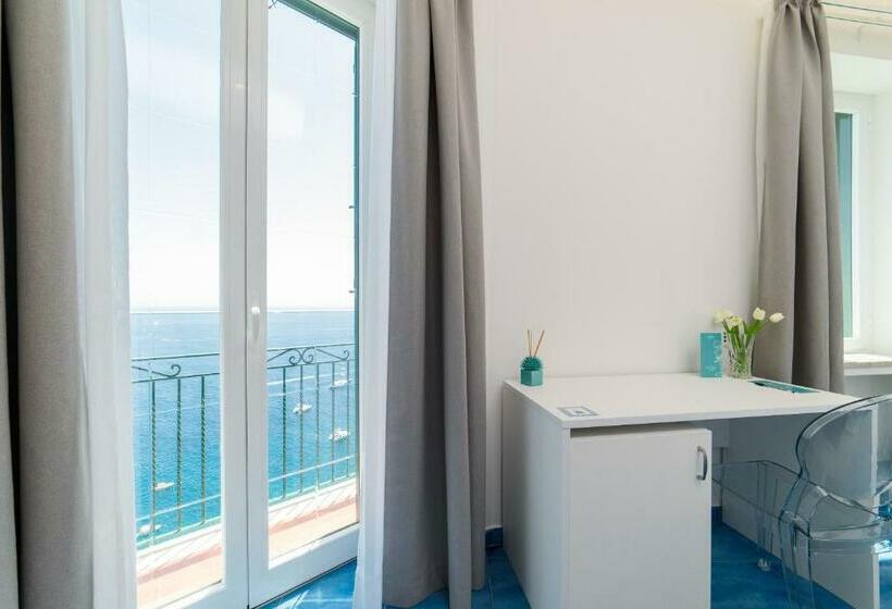 חדר דלוקס עם מרפסת נוף לים, La Dimora Del Maestro