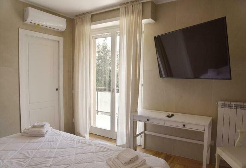 스탠다드 발코니 룸, La Maison Latina Guest House