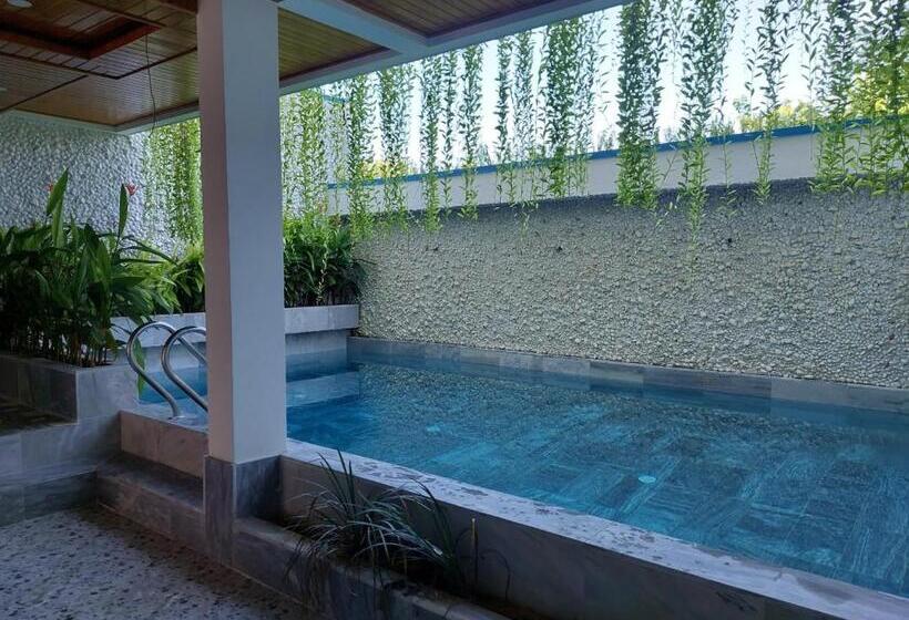 اتاق استاندارد سه تخته با بالکن, May Boutique Villa Hội An