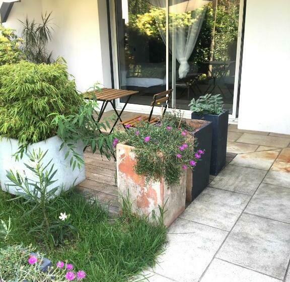 Номер Стандарт Трехместный, Cosy Private Bath And Garden