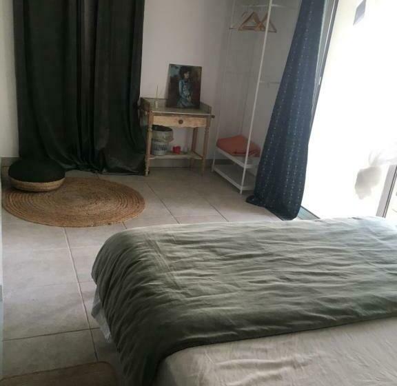 Номер Стандарт Трехместный, Cosy Private Bath And Garden