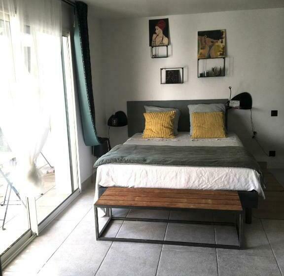 Номер Стандарт Трехместный, Cosy Private Bath And Garden