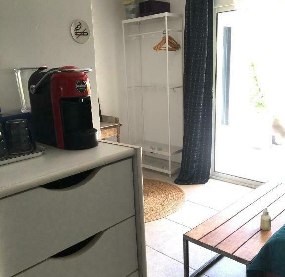 Номер Стандарт Трехместный, Cosy Private Bath And Garden