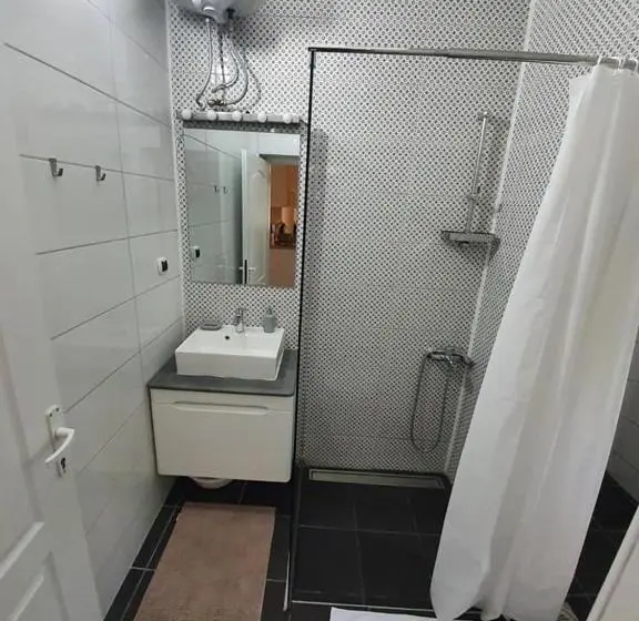 اتاق استاندارد سه تخته با بالکن, Studio Vik