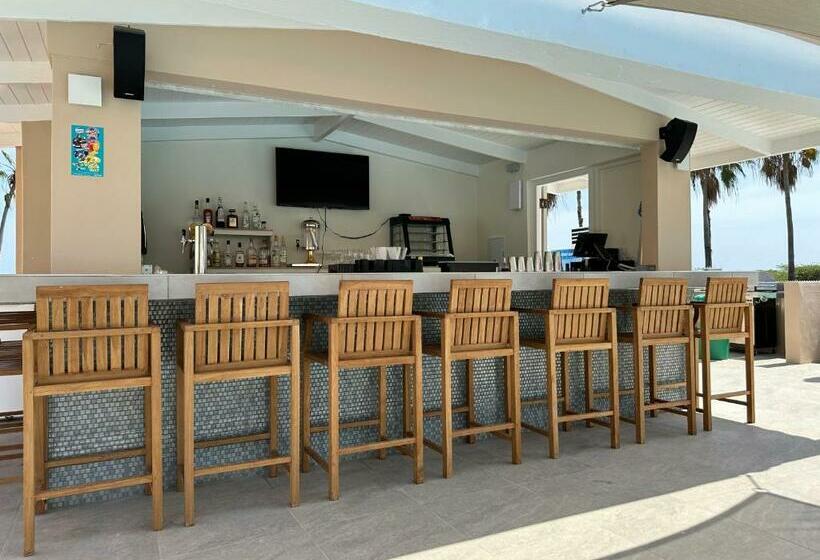 استودیوی لوکس, Merakii Seaview Escape Curacao