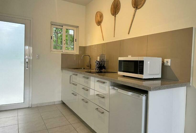 استودیوی لوکس, Merakii Seaview Escape Curacao