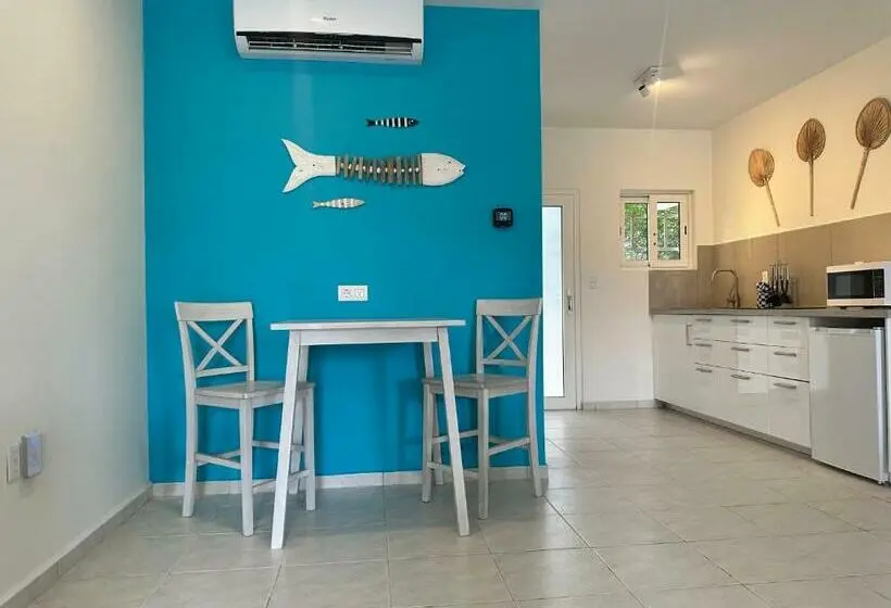 Deluxe Suite King Bed, Merakii Seaview Escape Curacao