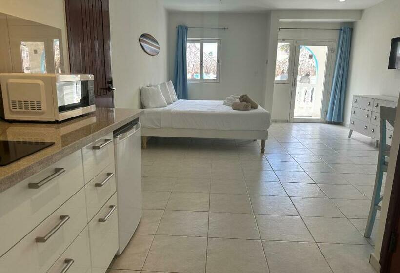 Deluxe Suite King Bed, Merakii Seaview Escape Curacao