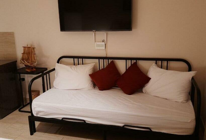 استودیو استاندارد با تراس, Aldau Heights Kevin