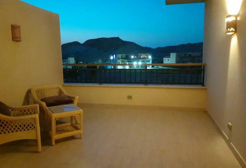 استودیو استاندارد با تراس, Aldau Heights Kevin