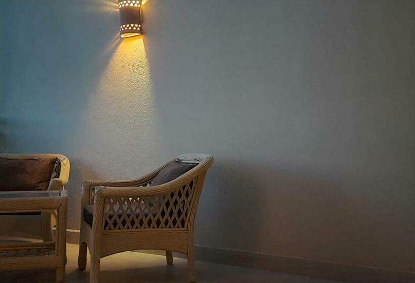 استودیو استاندارد با تراس, Aldau Heights Kevin