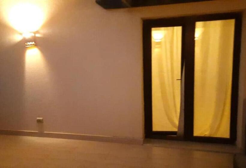 استودیو استاندارد با تراس, Aldau Heights Kevin