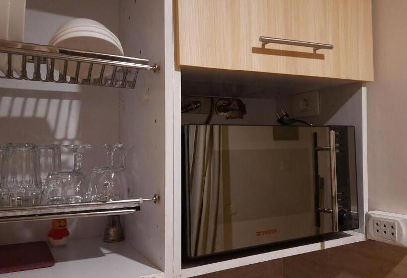 استودیو استاندارد با تراس, Aldau Heights Kevin