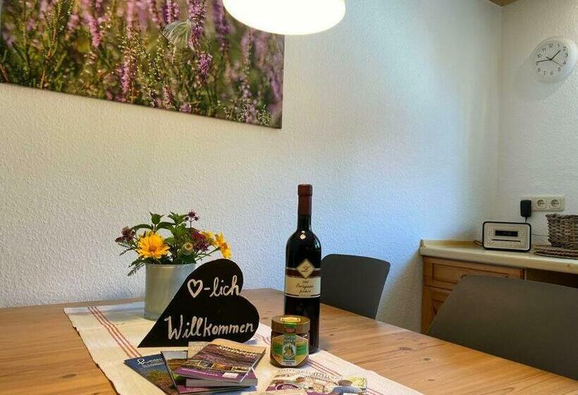 شقة غرفتين, Ferienwohnung Heideschmetterling