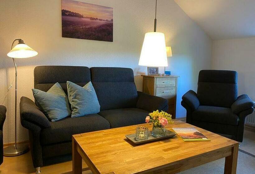 شقة غرفتين, Ferienwohnung Heideschmetterling