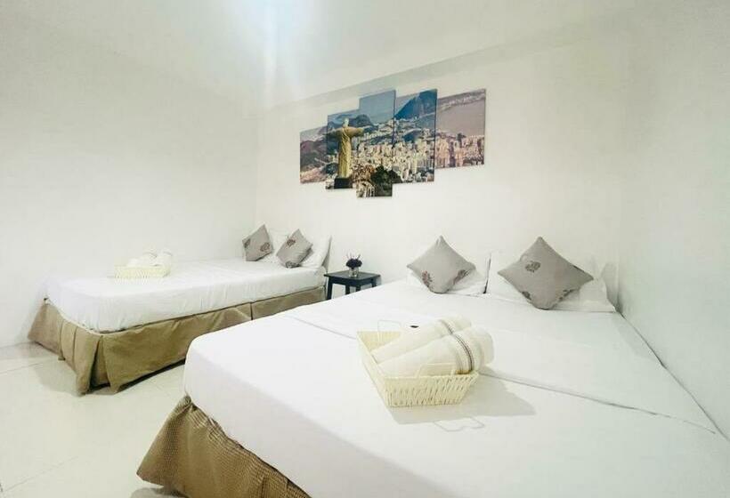 חדר משפחתי דלוקס, Salinas Suites