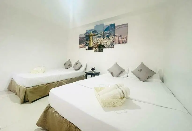 デラックスファミリールーム, Salinas Suites