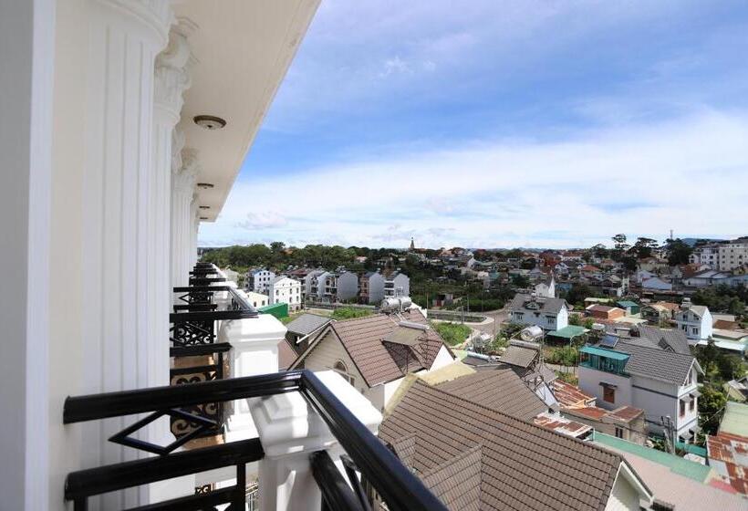اتاق لوکس با بالکن, Le Marais Hotel Dalat