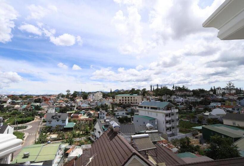 سوئیت با بالکن, Le Marais Hotel Dalat