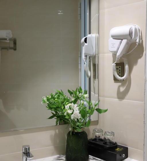 Deluxe Suite King Bed, Le Marais Hotel Dalat