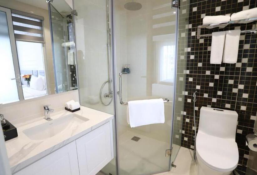 Deluxe Suite King Bed, Le Marais Hotel Dalat