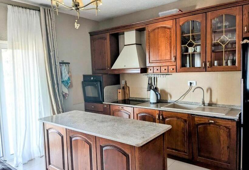 اتاق استاندارد با تراس, Serene Sea View Apartments In Utjeha