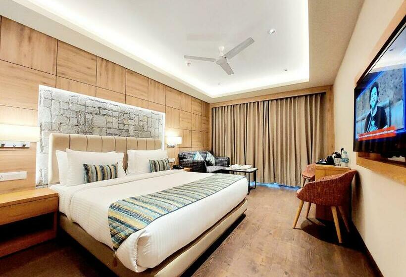 キングサイズベッドのスーペリアルーム, Oren Kasauli