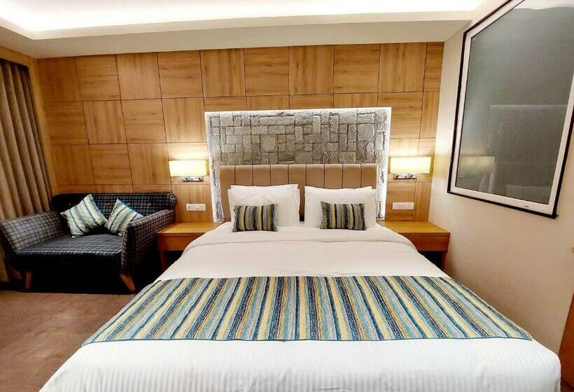 キングサイズベッドのスーペリアルーム, Oren Kasauli