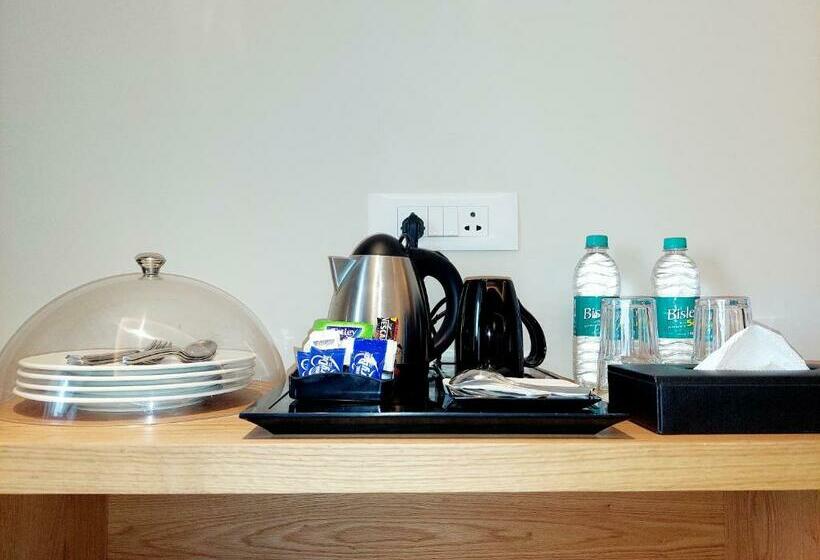 キングサイズベッドのスーペリアルーム, Oren Kasauli