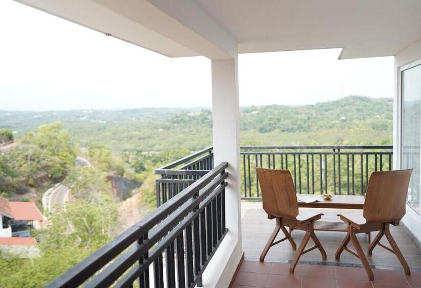 주니어 스위트, Niraamaya Retreats Vaidekam, Kannur