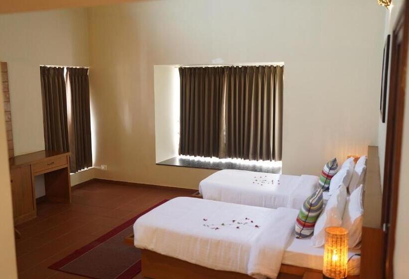 주니어 스위트, Niraamaya Retreats Vaidekam, Kannur