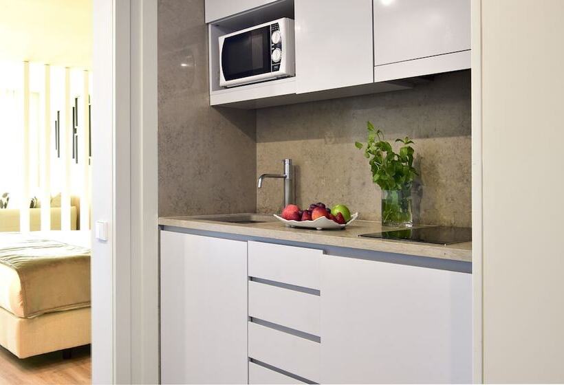 스탠다드 스튜디오, Aqualuz Troia Mar by The Editory